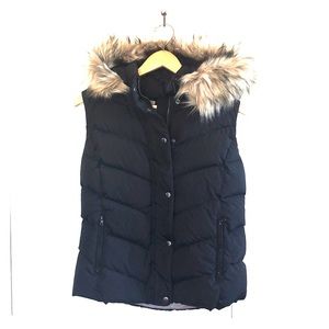 GAP vest with removable fur trim hood